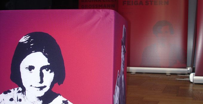 Sitzwürfel als interaktives Hinleitelement zu den dazugehörigen Informationsbanner