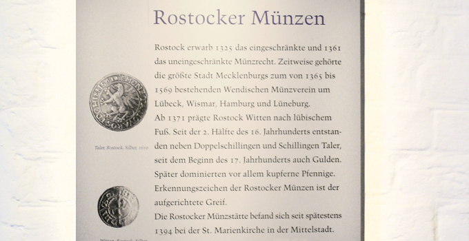 Tafelgestaltung im Corporate Design des Museums