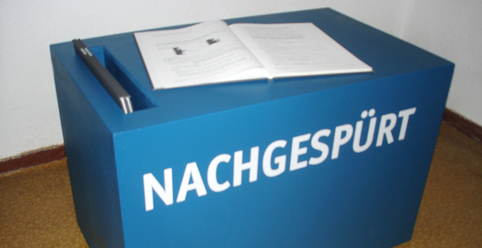 Lesebank mit Büchern mit speziellen Fallbeispielen
